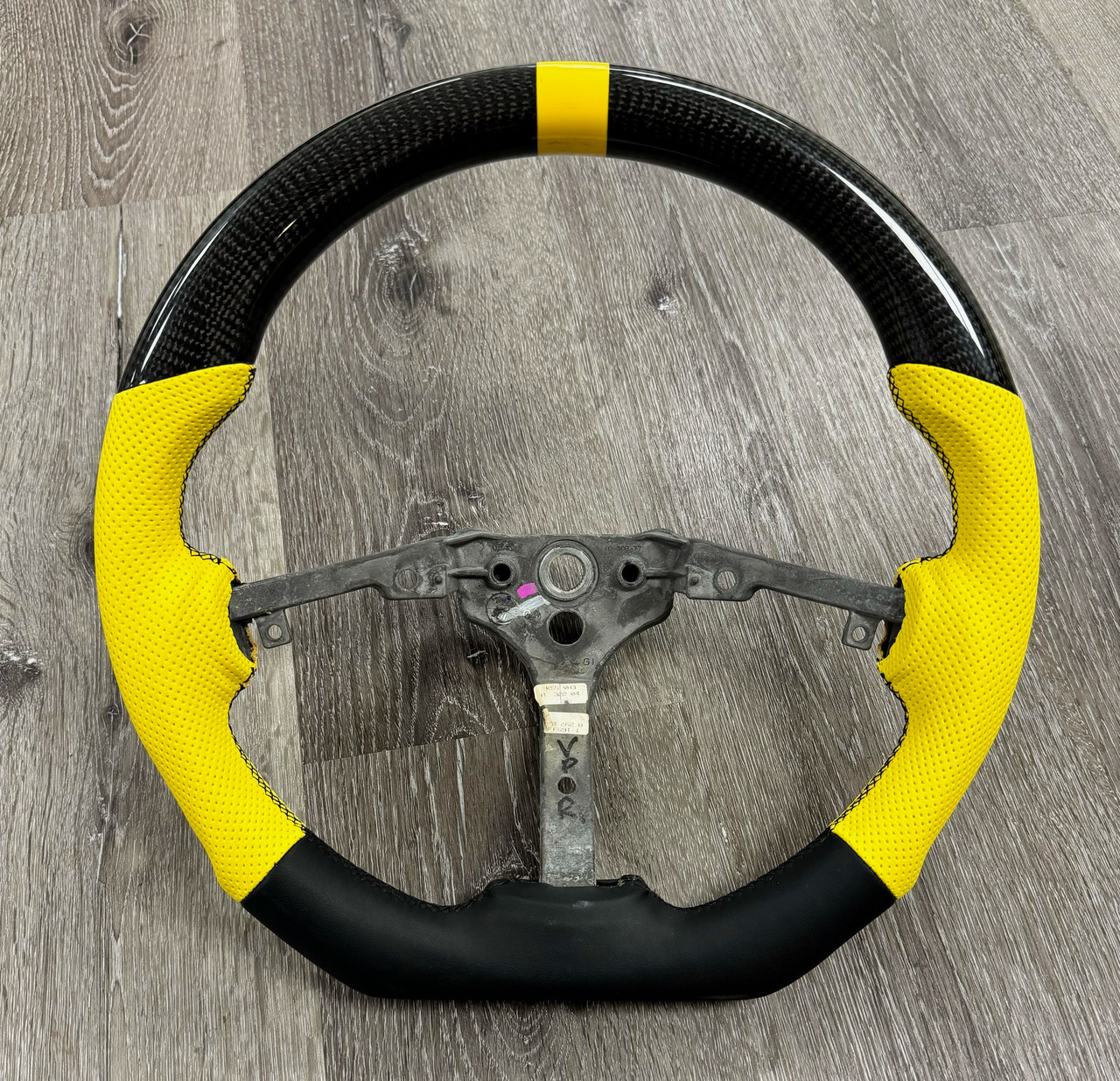 Dodge Viper Forged Carbon Fiber Steering Wheel - 2003-2008 ( As Pictured ).. Dodge Viper Forged Carbon Fiber Steering Wheel - 2003-2008 ( As Pictured )..