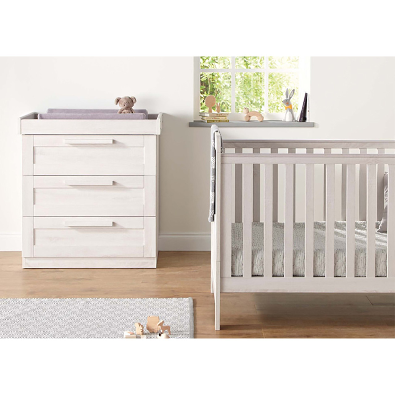 mamas and papas cot bed with changer