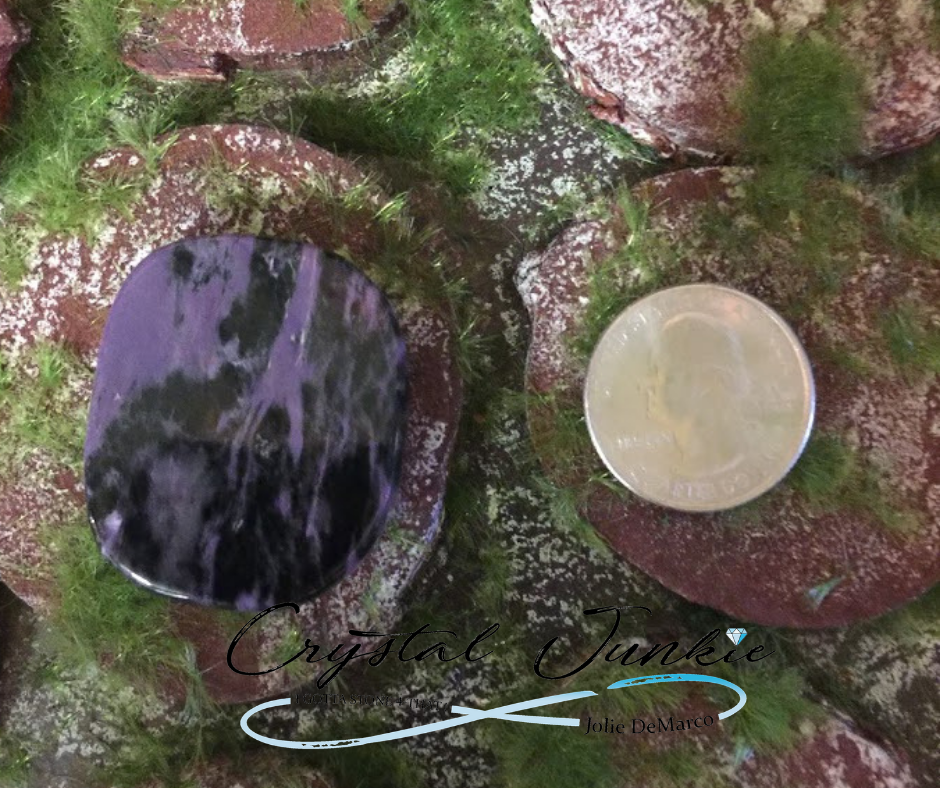 charoite-quarter.jpg