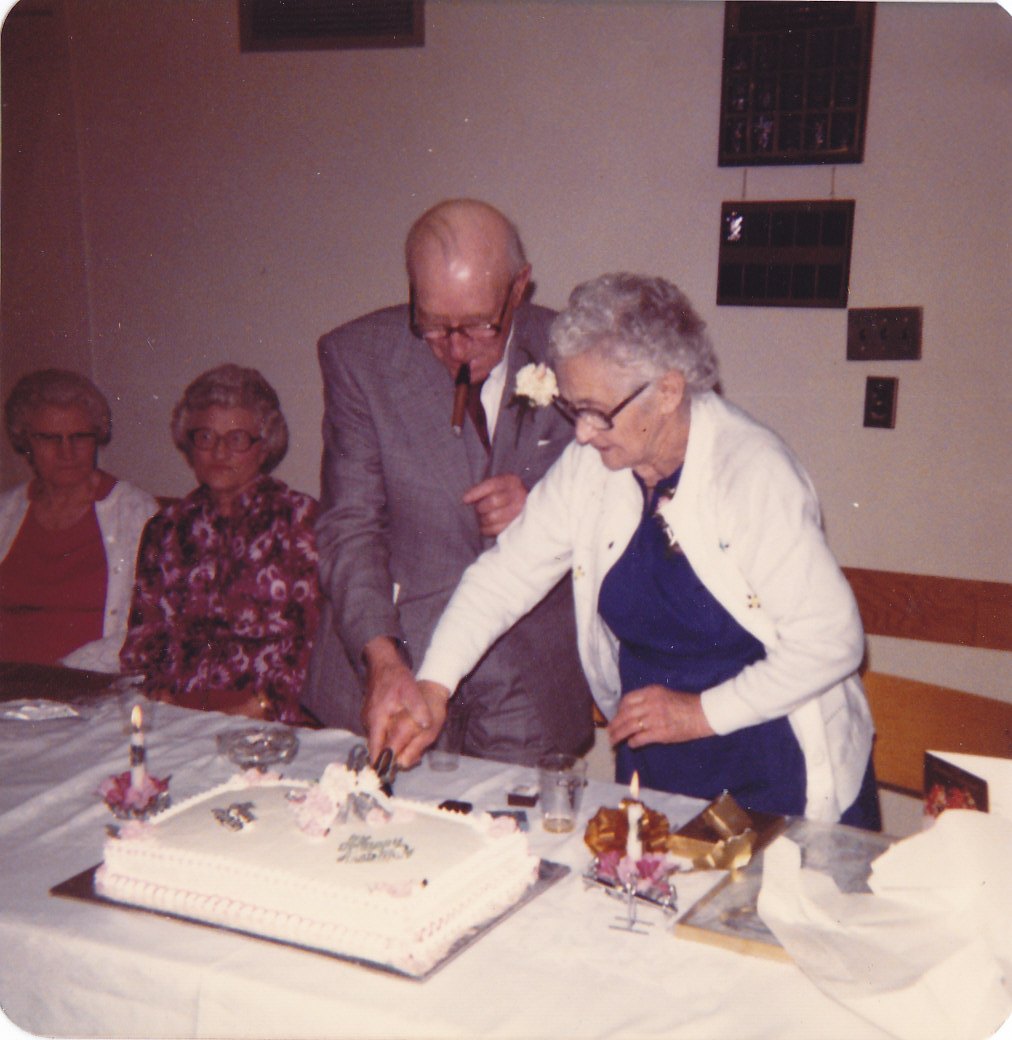 2010-07-08-paul-and-theresa-seiferling-s-wedding-anniversary.jpg
