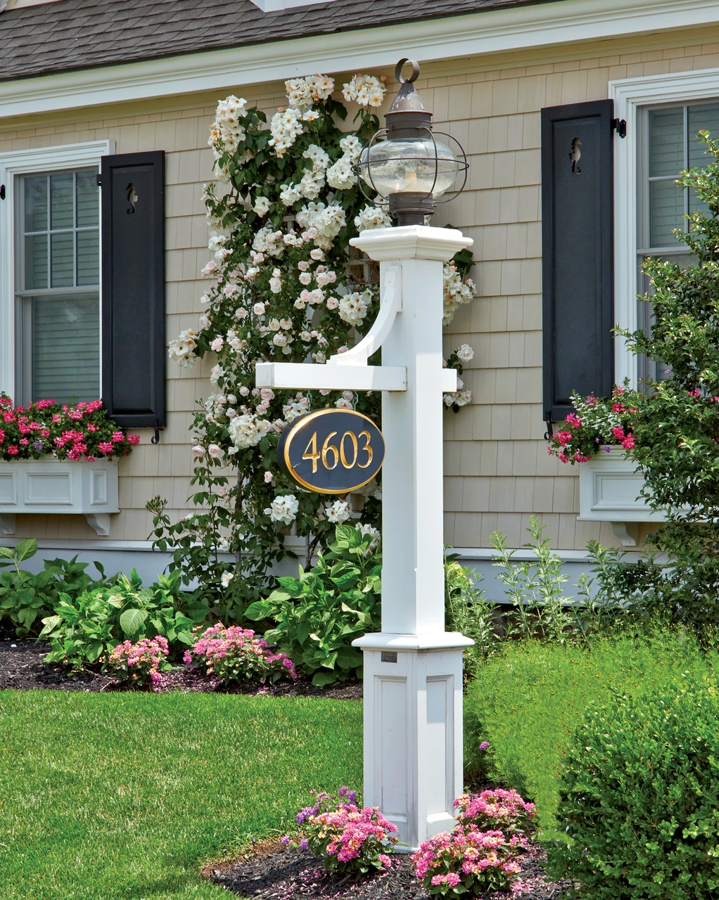 Hammond Lantern Post with Mortised Sign Bracket