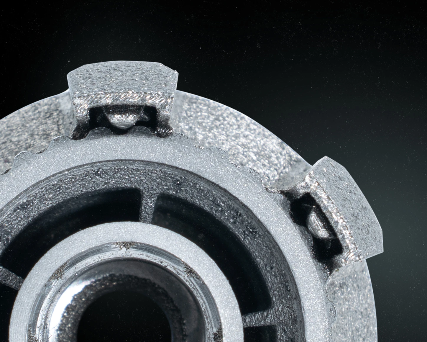 Hesion Bow interface detail showing taper, threads, and pawl engagement