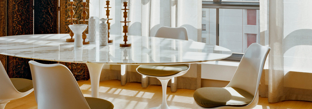 Knoll Oval Dining Tables