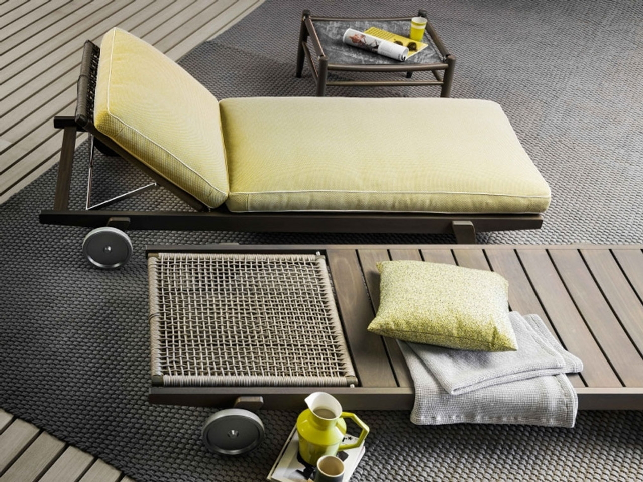 Flexform Hora Sexta Outdoor Chaise Lounge by Antonio Citterio