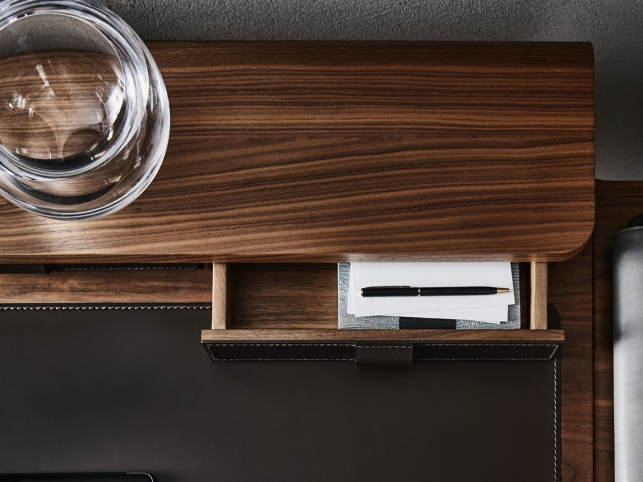 Molteni&C Note Desk by Matteo Nunziati 