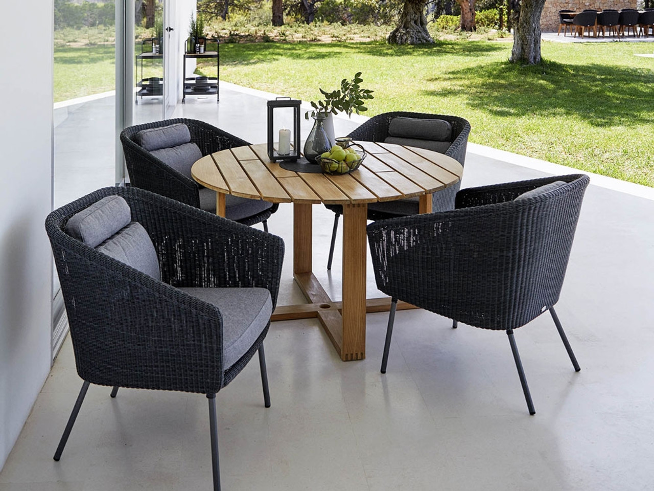 Cane-Line Endless Outdoor Round Dining Table