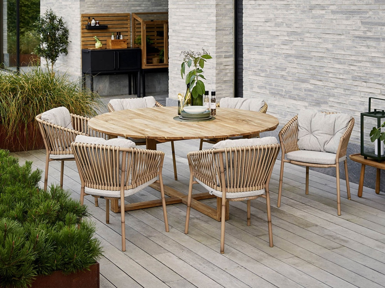 Cane-Line Endless Outdoor Round Dining Table