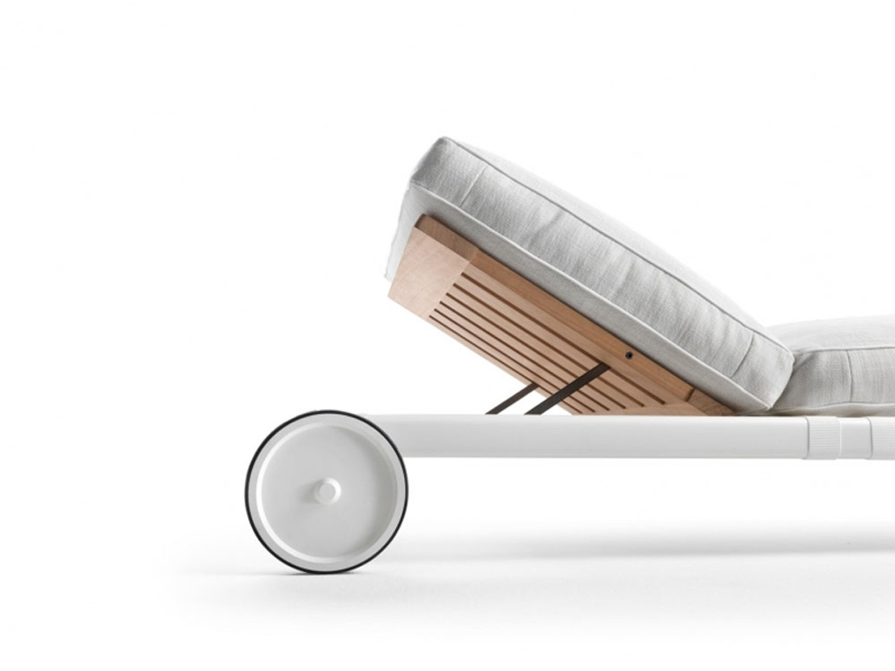 Flexform Atlante Outdoor Chaise Lounge 