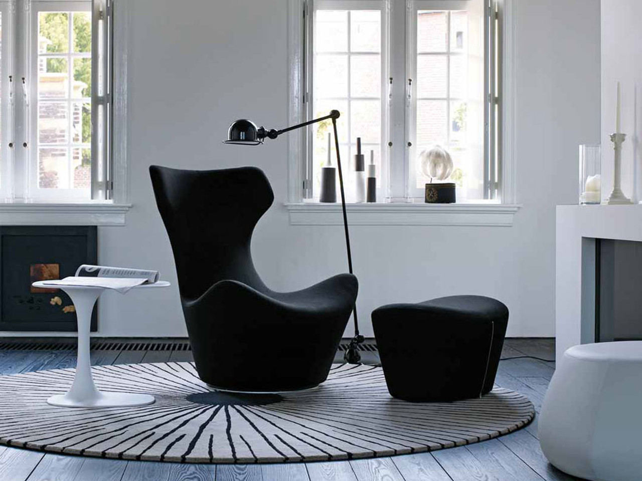 B&B Italia Grande Papilio Swivel Lounge Chair by Naoto Fukasawa