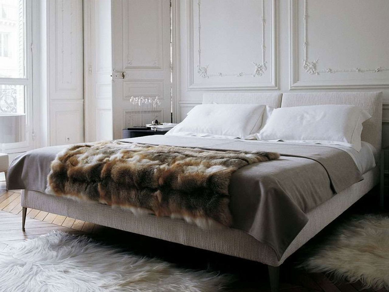 Maxalto Selene Bed by Antonio Citterio