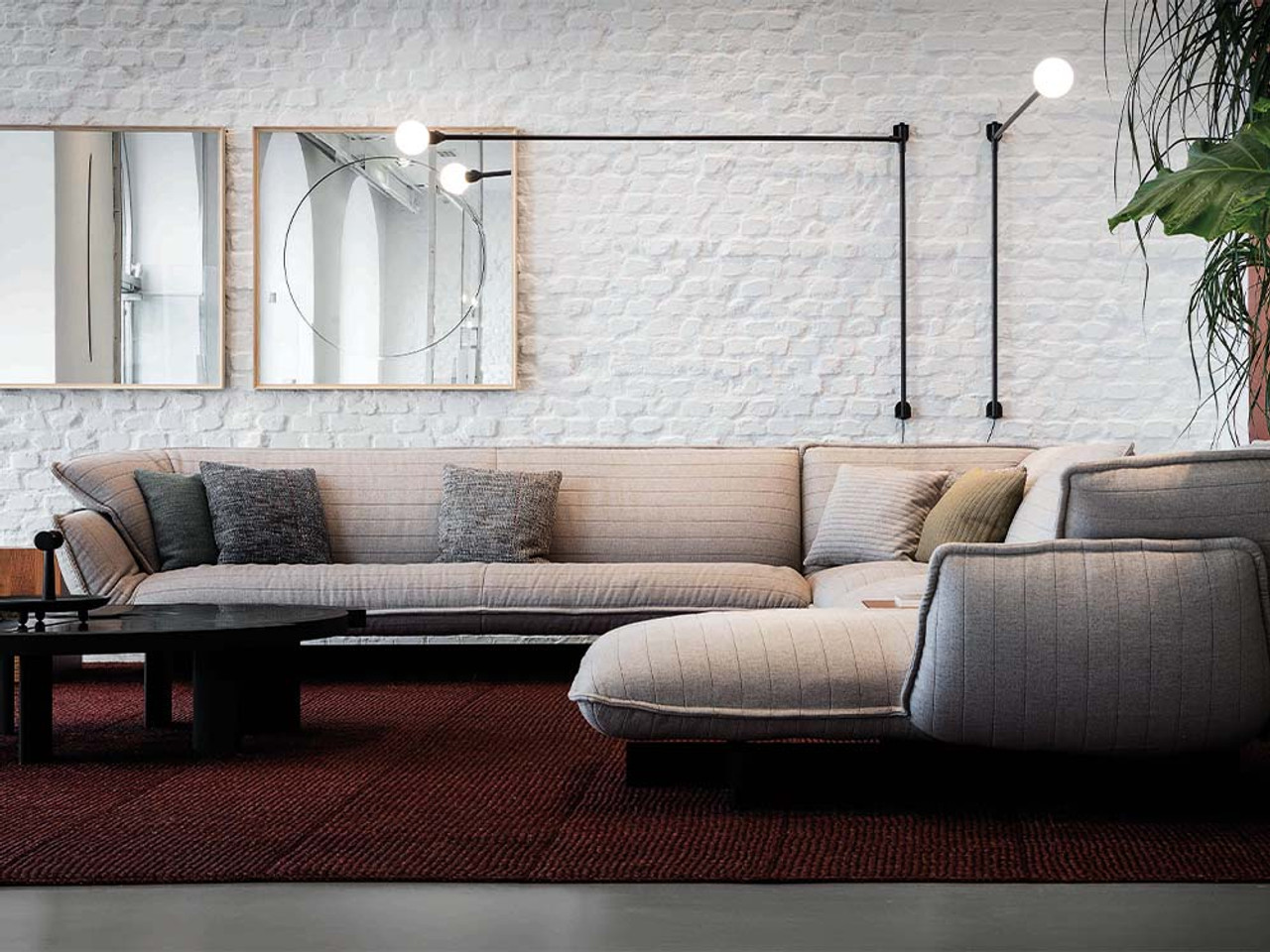 Potence Pivotante Wall Lamp