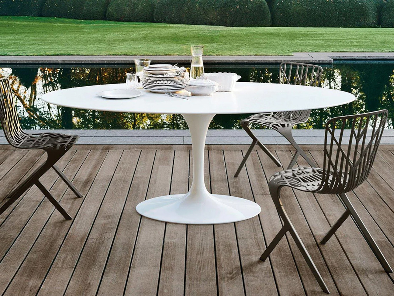 Saarinen Outdoor Dining Table