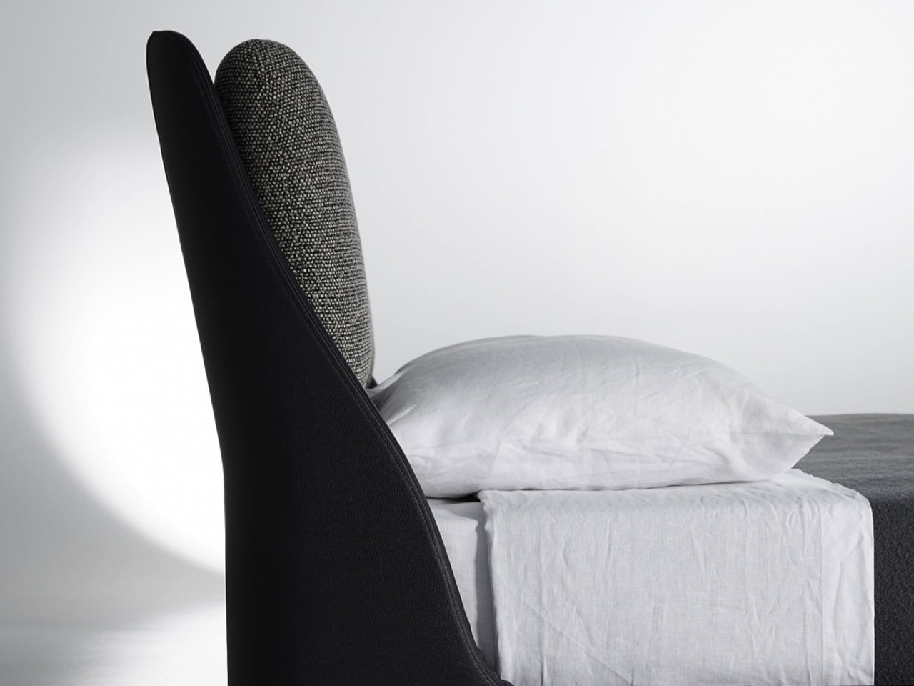 Makura Bed