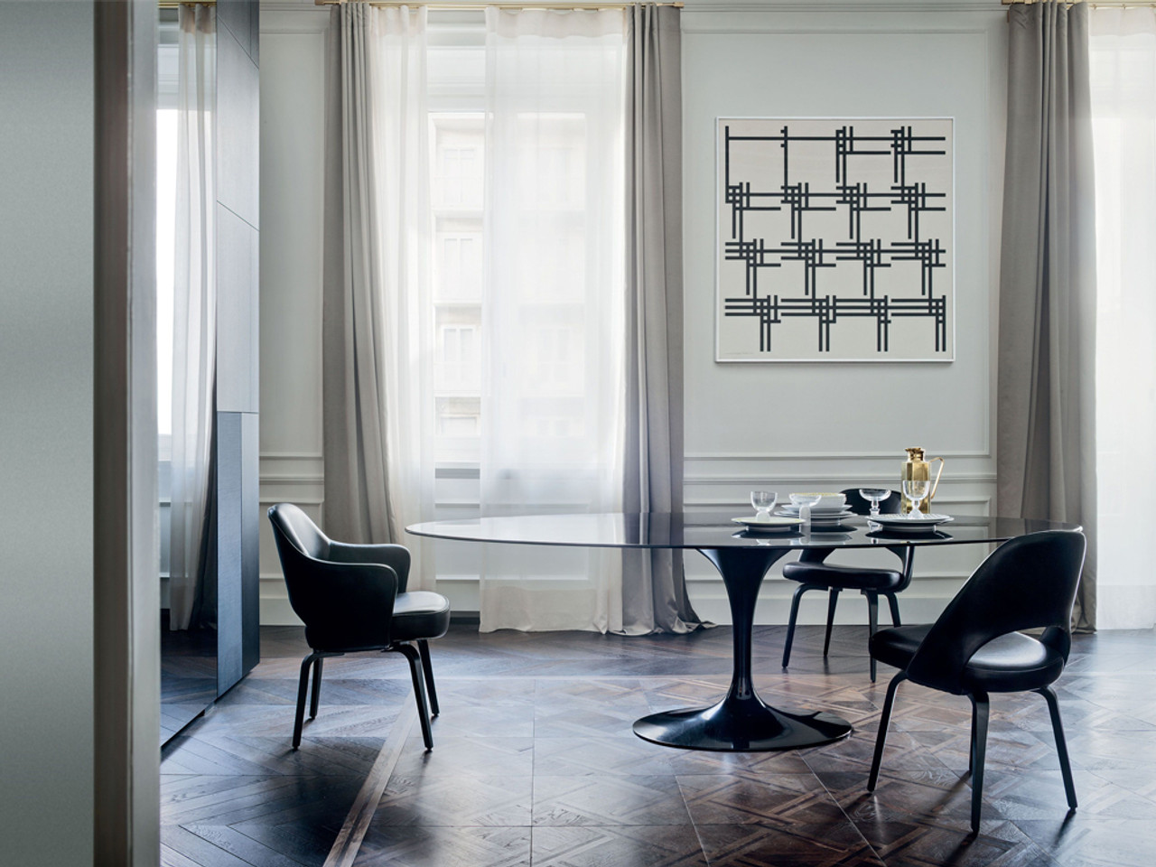 Saarinen Executive Chair - Wood Base