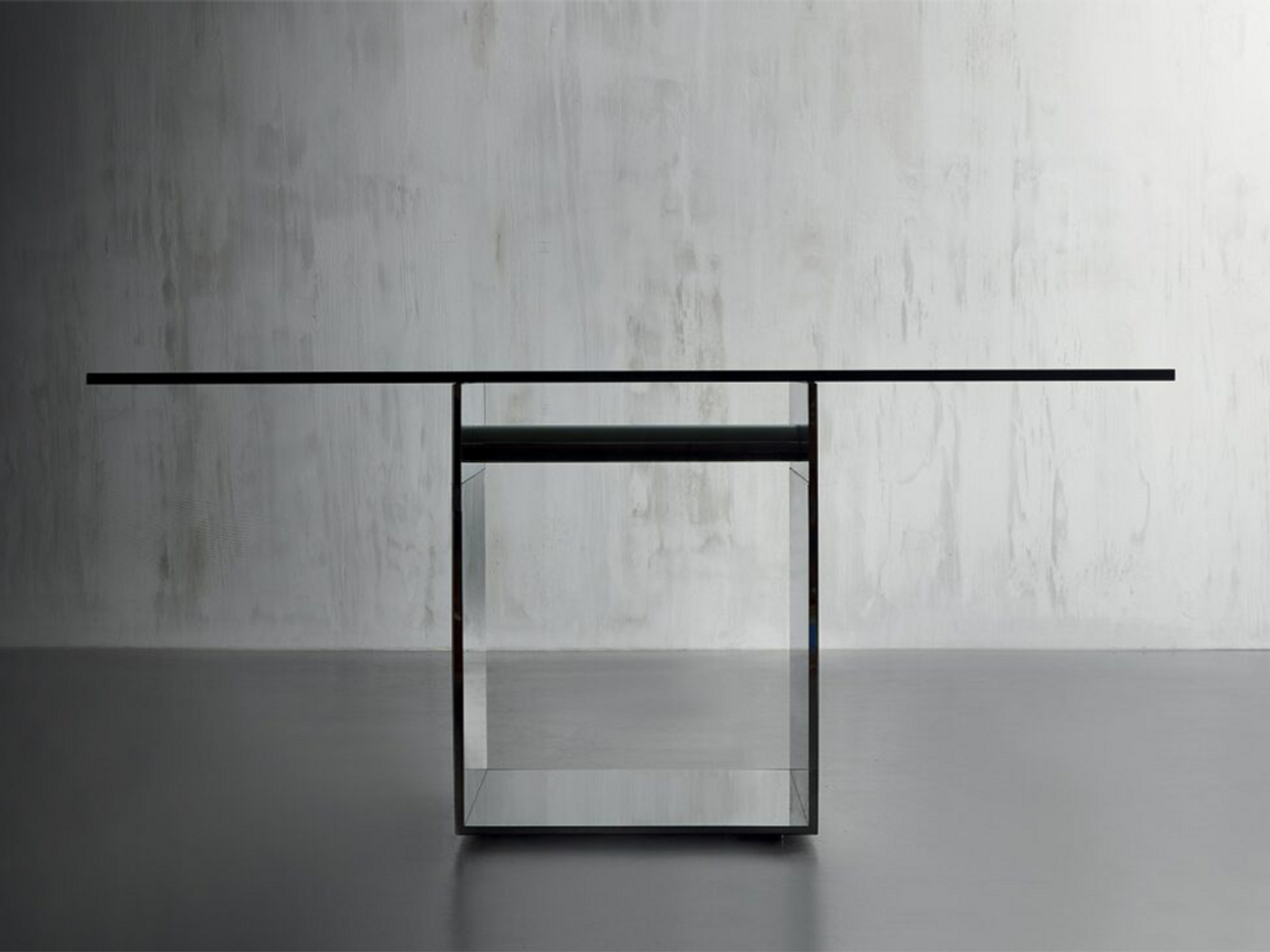 Glimm Dining Table