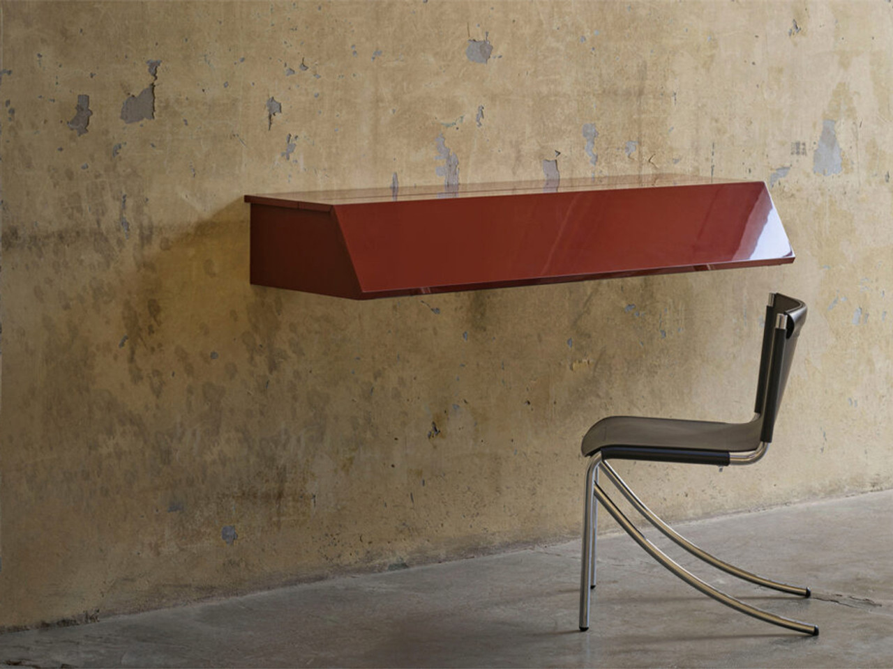 Ghostwriter Desk