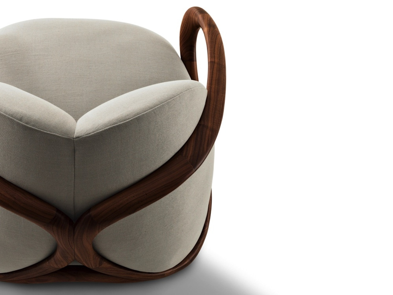 Hug Armchair 