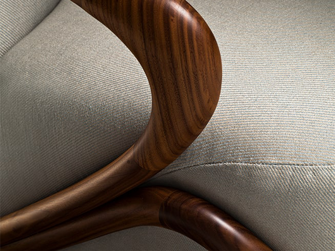 Hug Armchair 