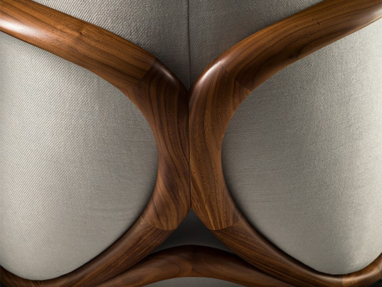 Hug Armchair 