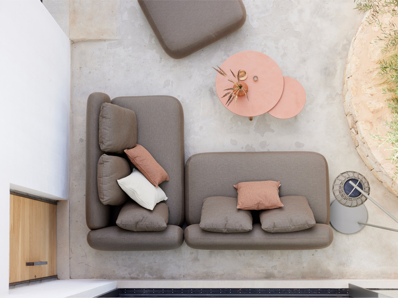 Twist Medium Outdoor Coffee Table 
