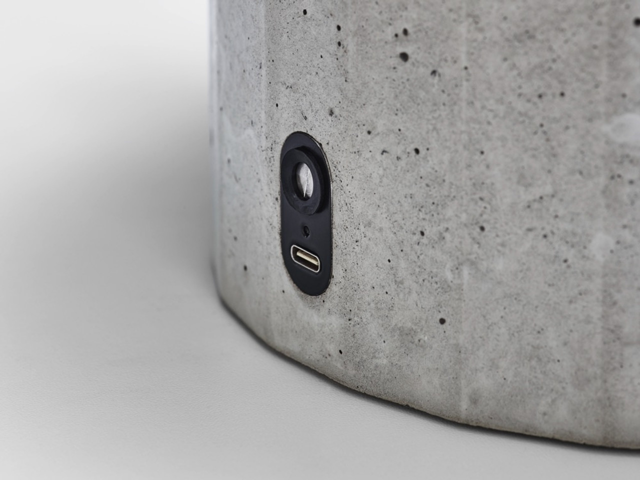 Sfera Portable Table Lamp