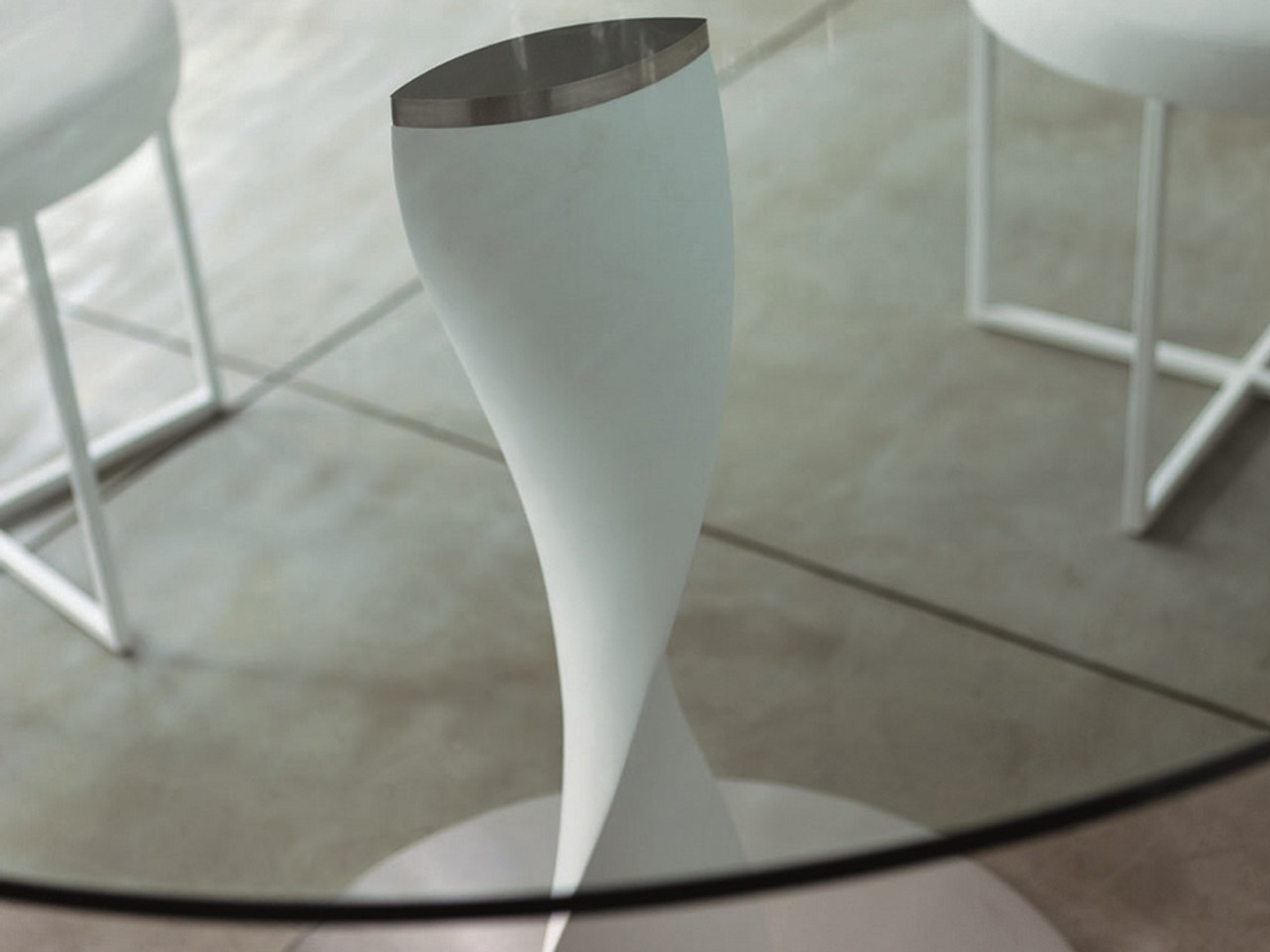 Porada Spin Round Dining Table by G. Carollo