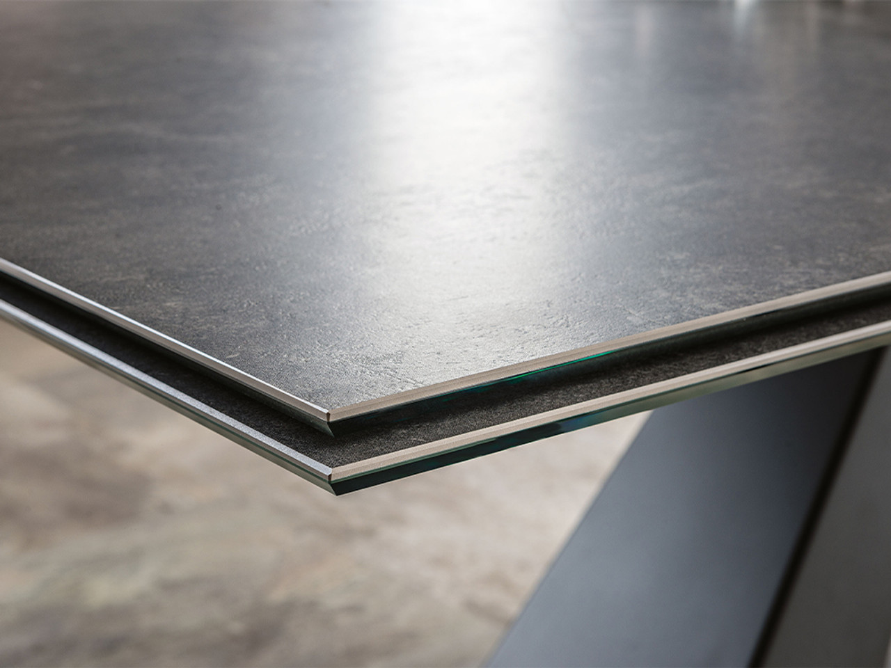 Eliot Keramik Drive Extendable Dining Table