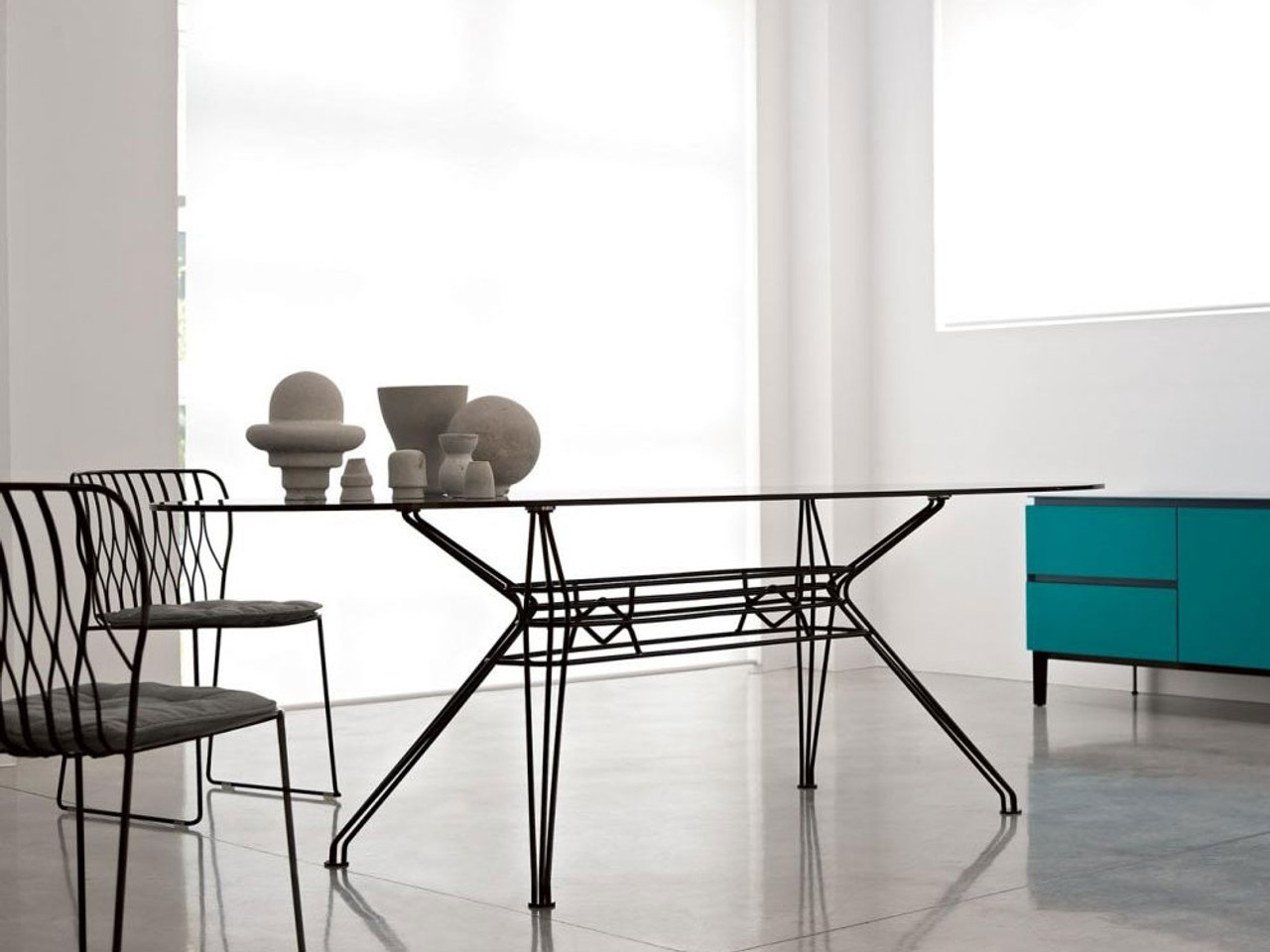 Sander Oval Dining Table