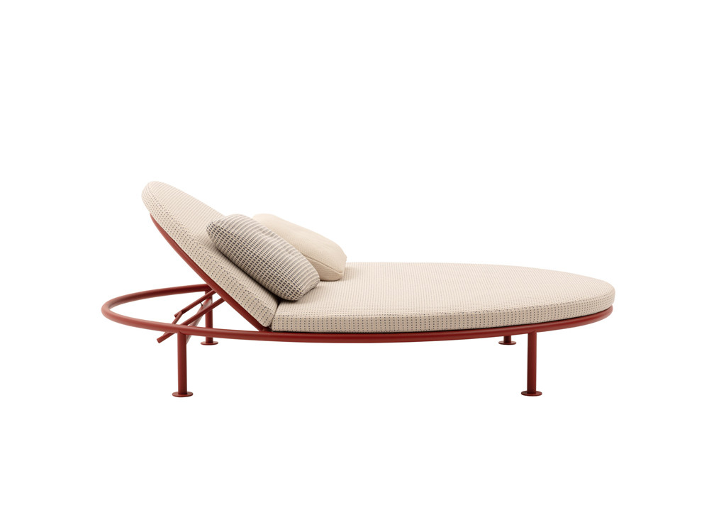 B&B Italia Outdoor Borea Sunbed by Piero Lissoni - Chaplins