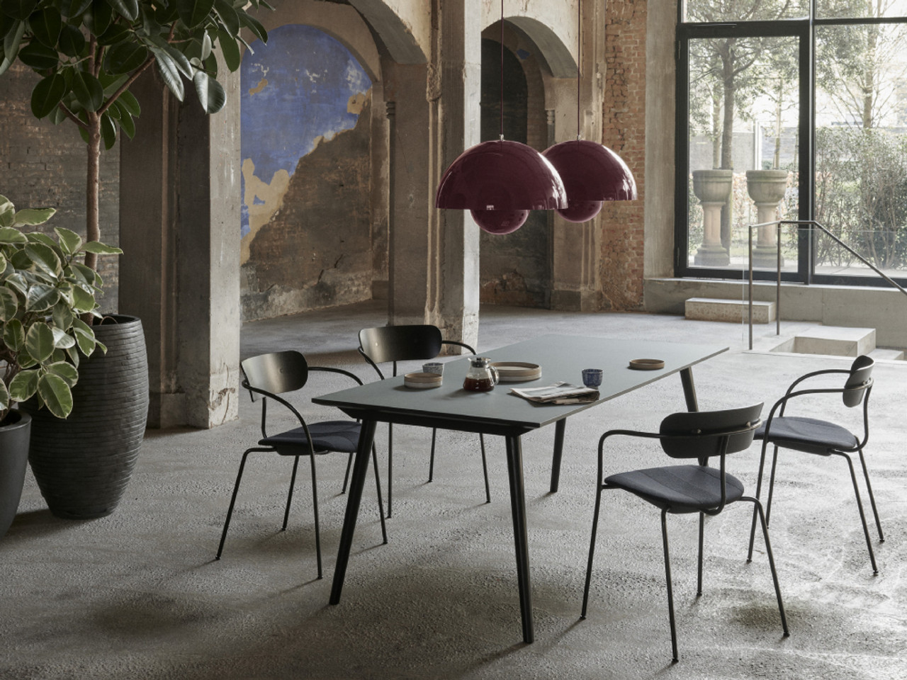 In Between SK5 Dining Table