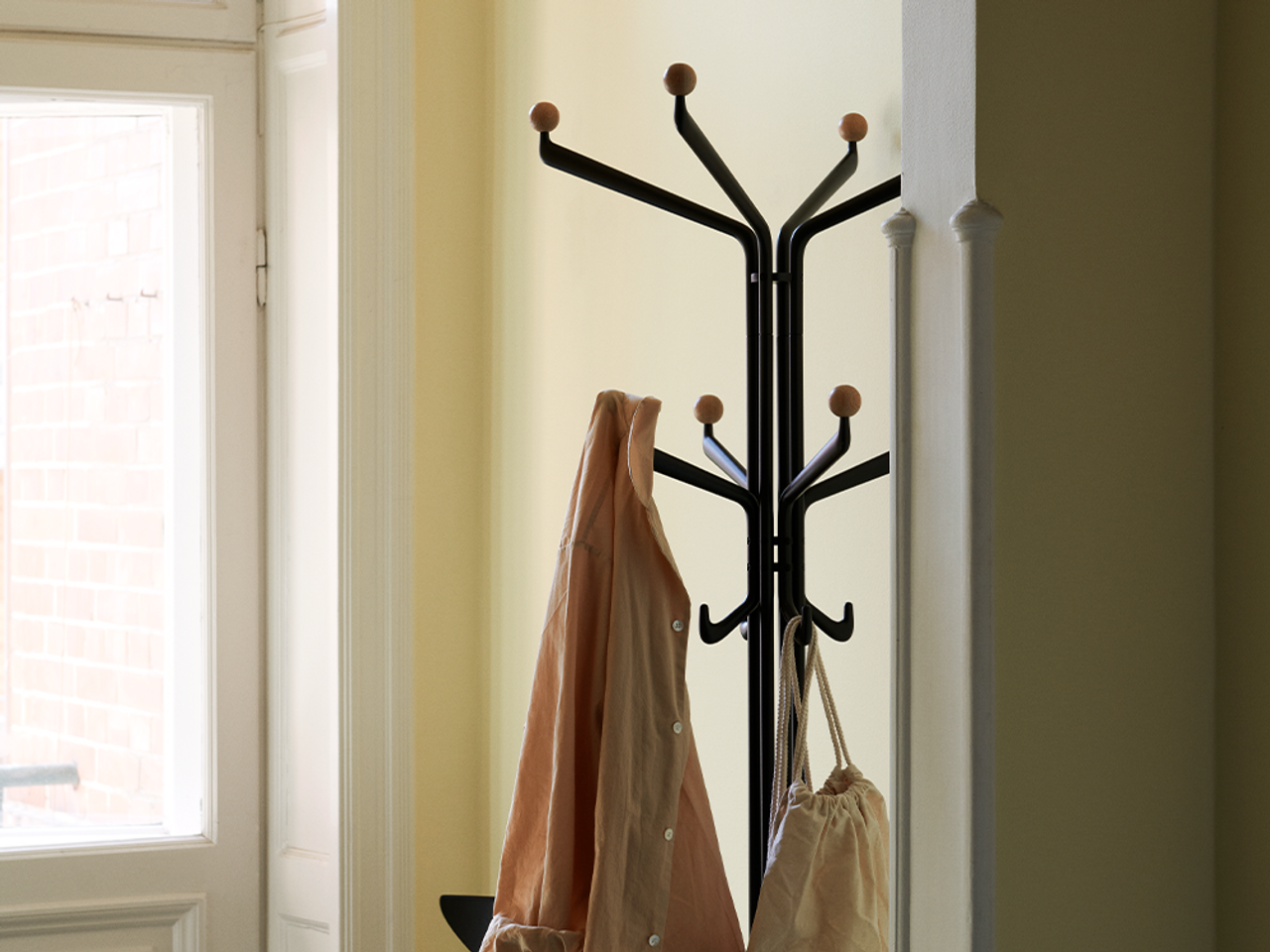 Capture SC77 Coat Stand
