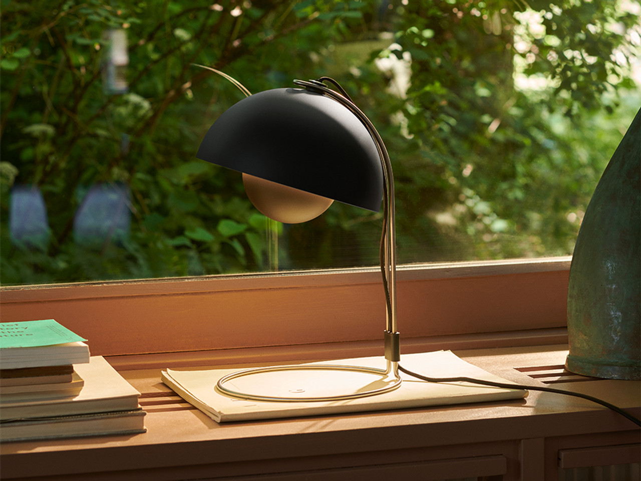 Flowerpot VP4 Table Lamp