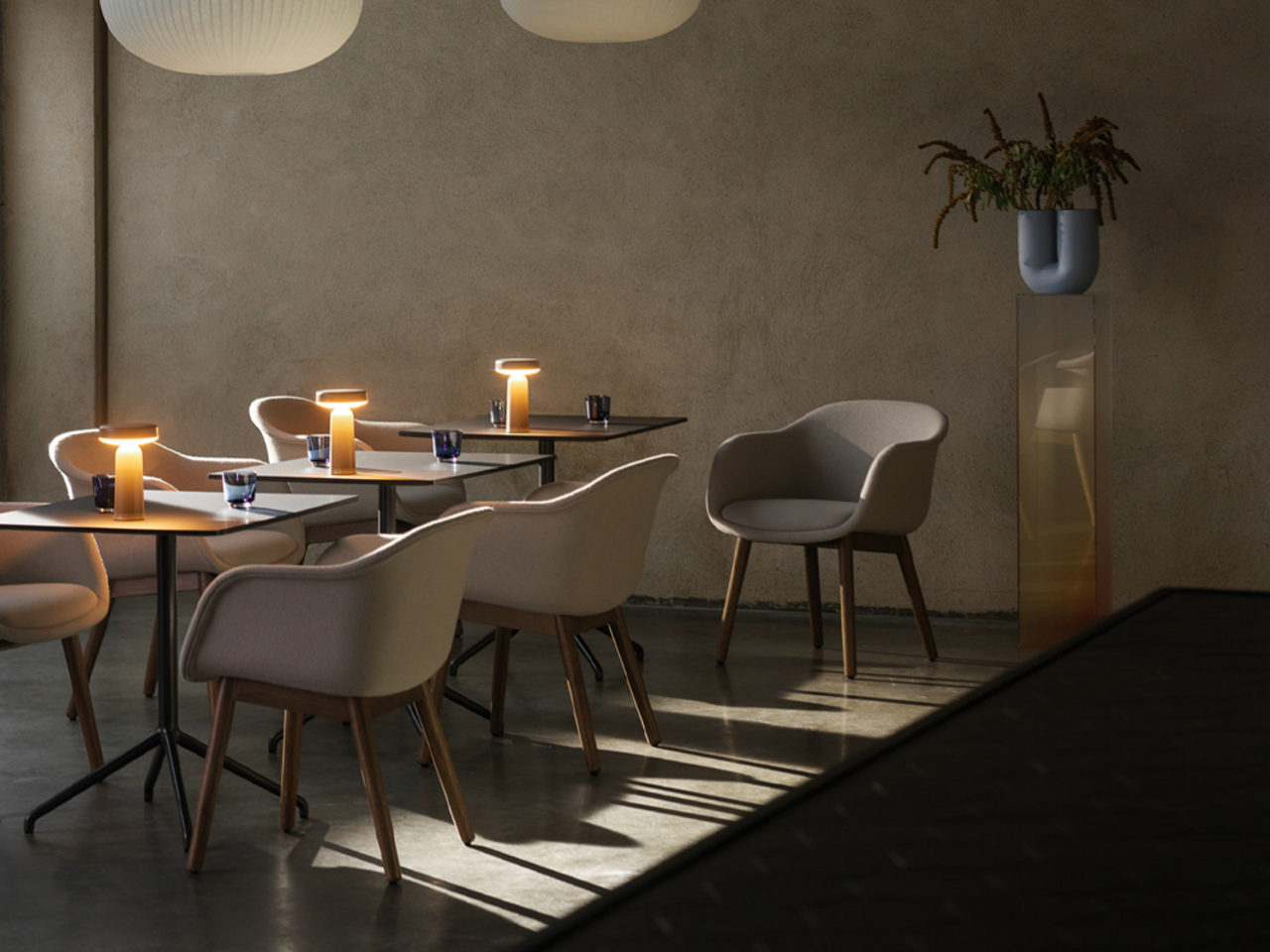 Fiber Conference Armchair