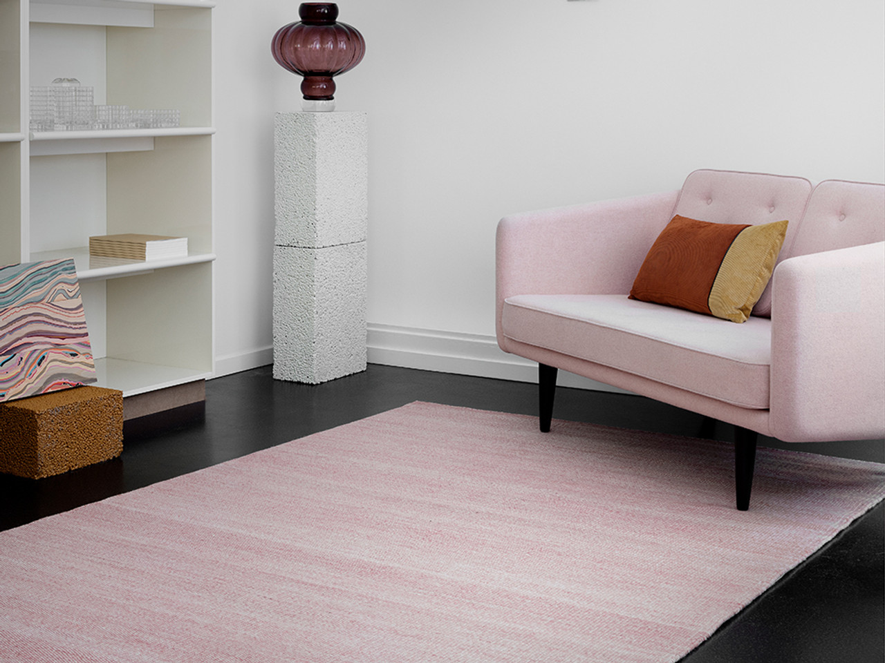 Bellis Rug Rose/Off White - Quickship