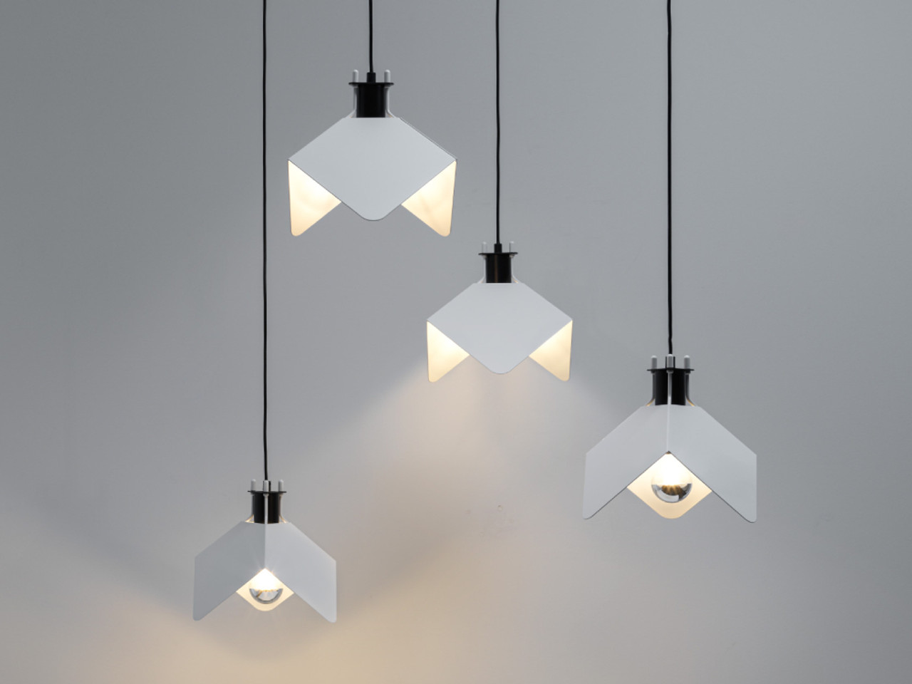 Triedro Pendant Light