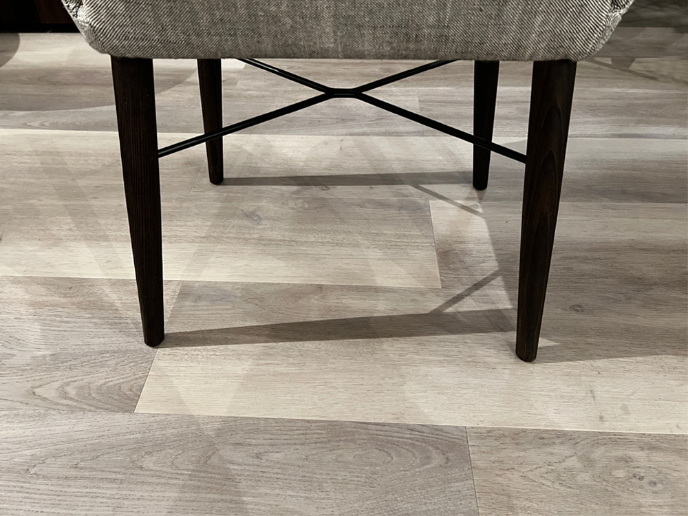 Tabby Chair with Arms