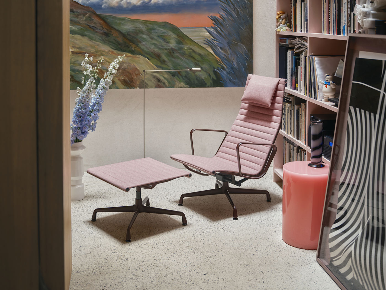 Eames Aluminium EA 124 Office Chair