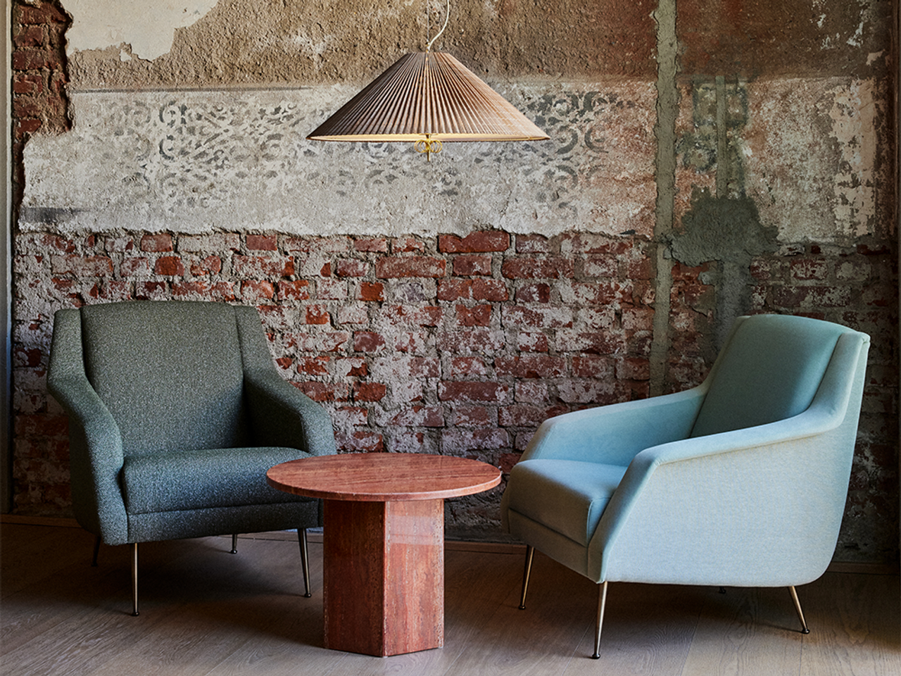 CDC.1 Lounge Chair - Conic Legs