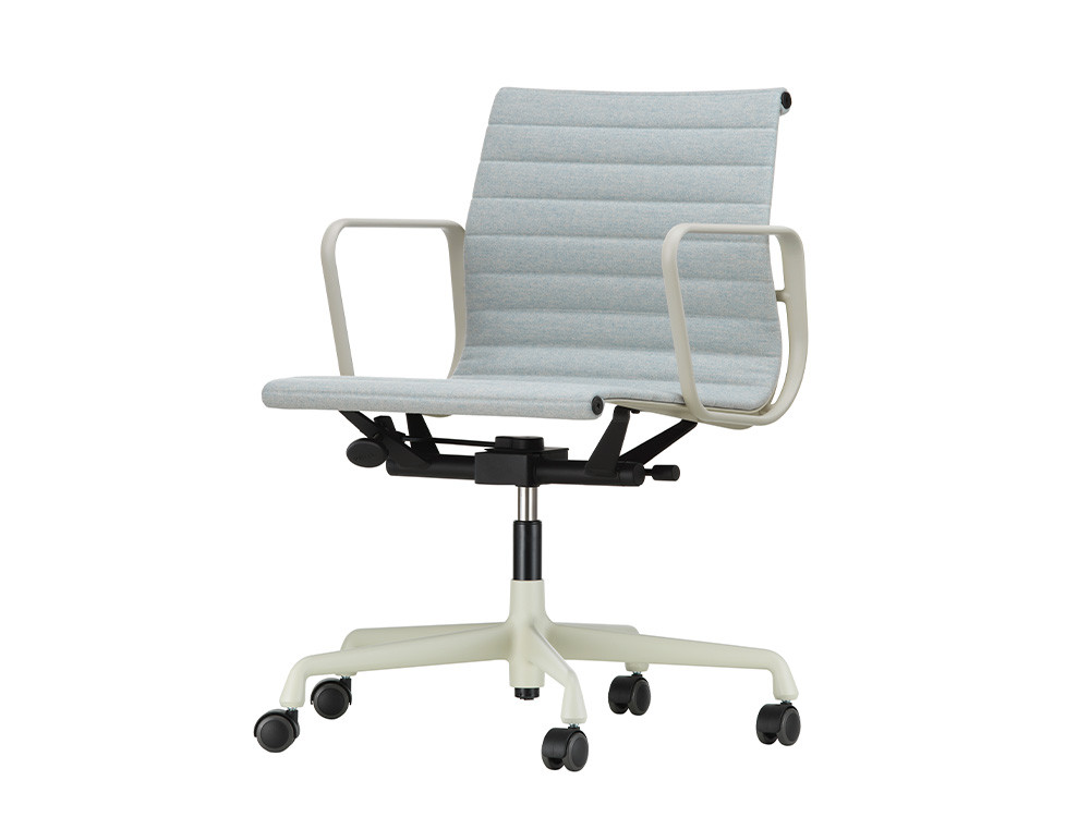 Eames Aluminium EA 118 Office Chair