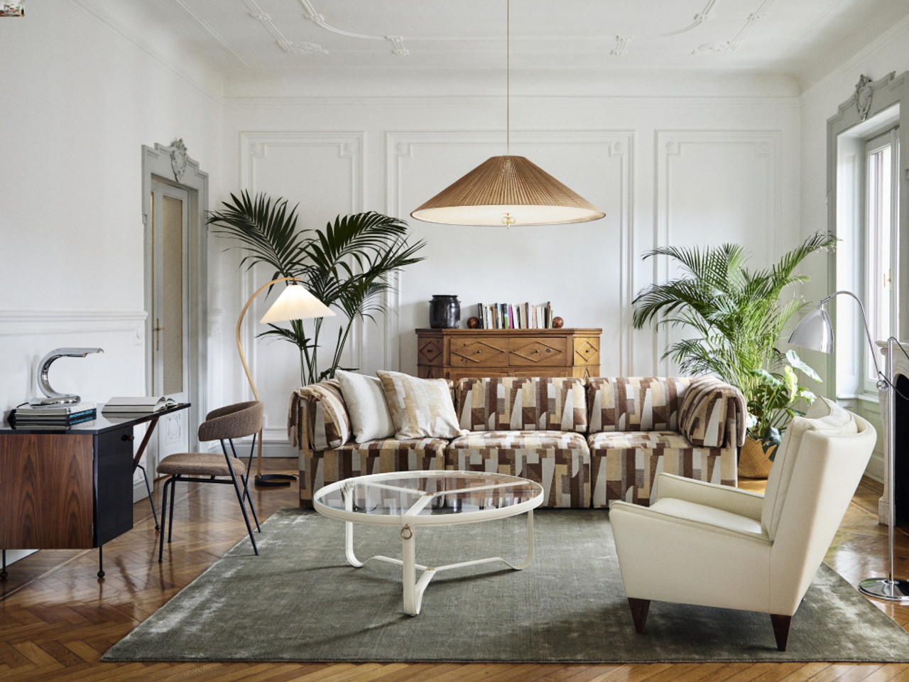 V11 Lounge Chair