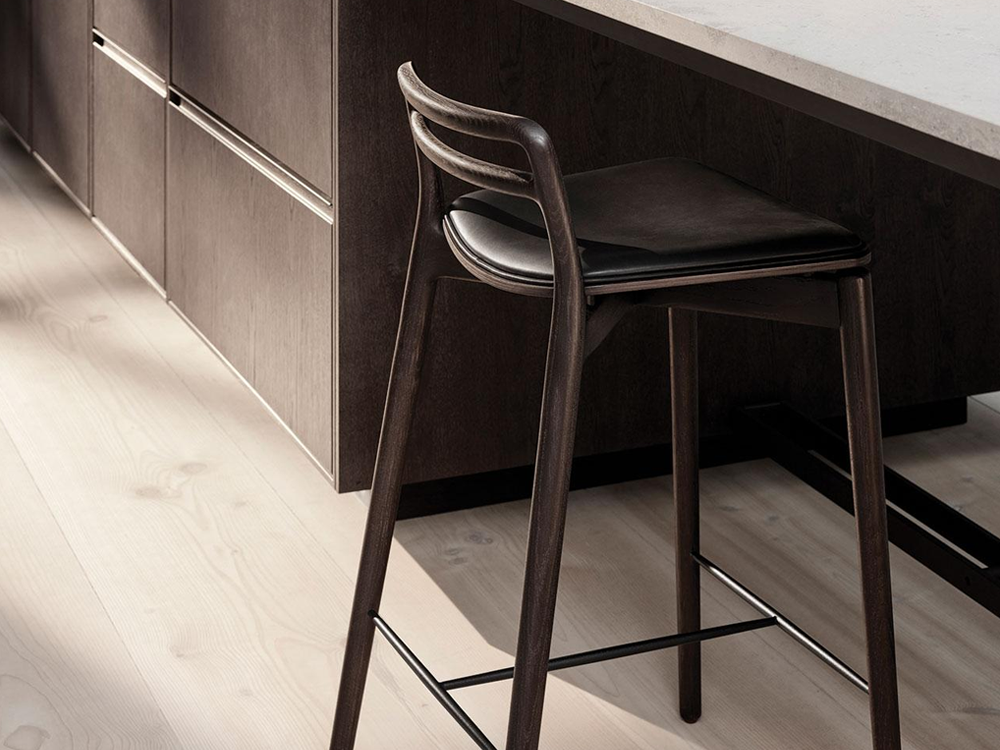 VIPP484 Cabin Counter Stool