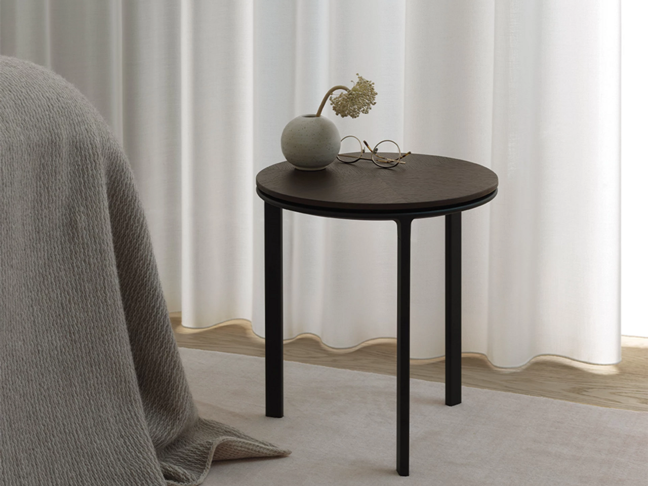 VIPP421 Side Table