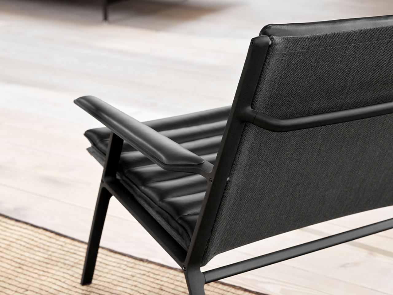 VIPP456 Lounge Chair