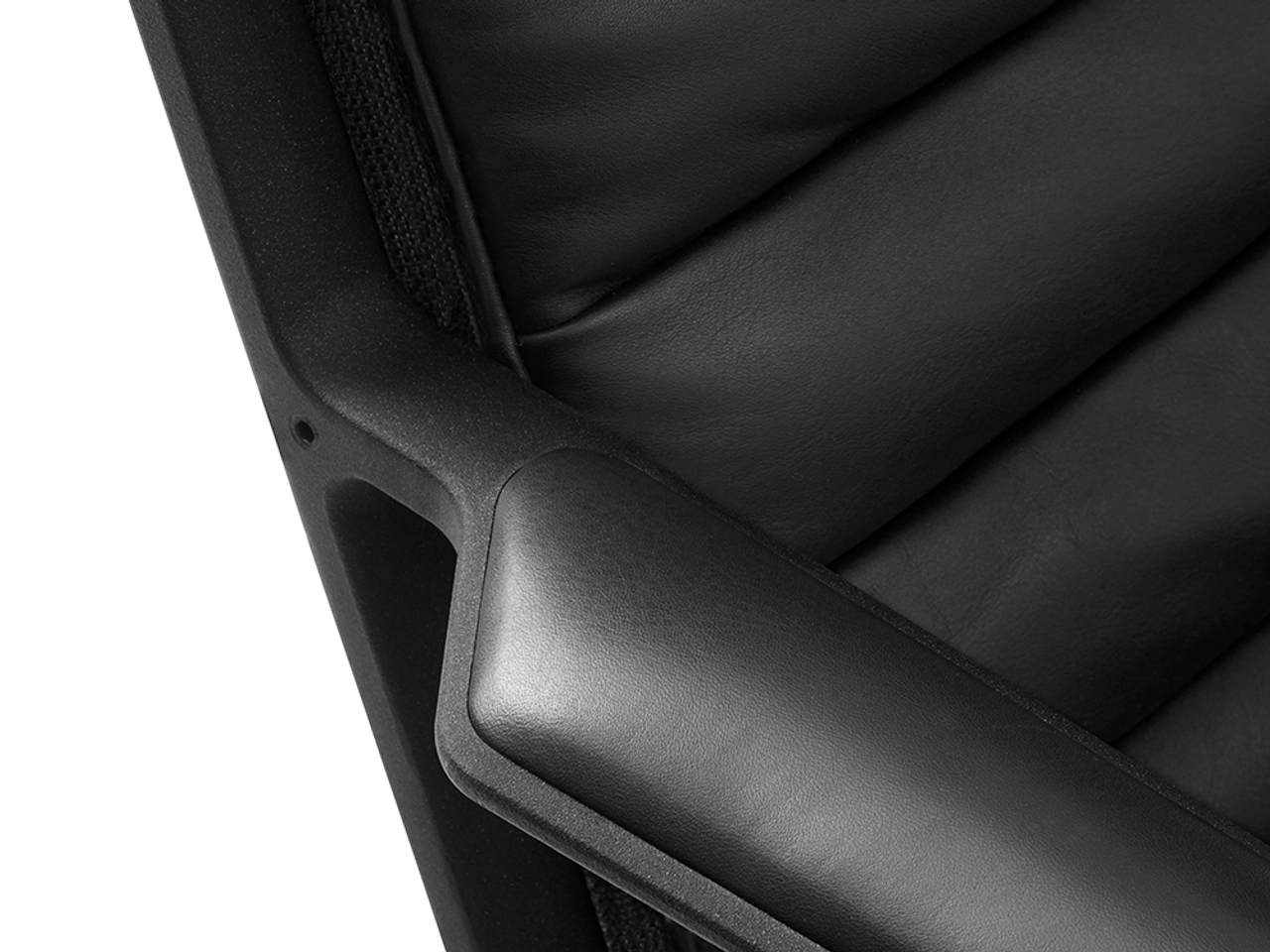VIPP456 Lounge Chair