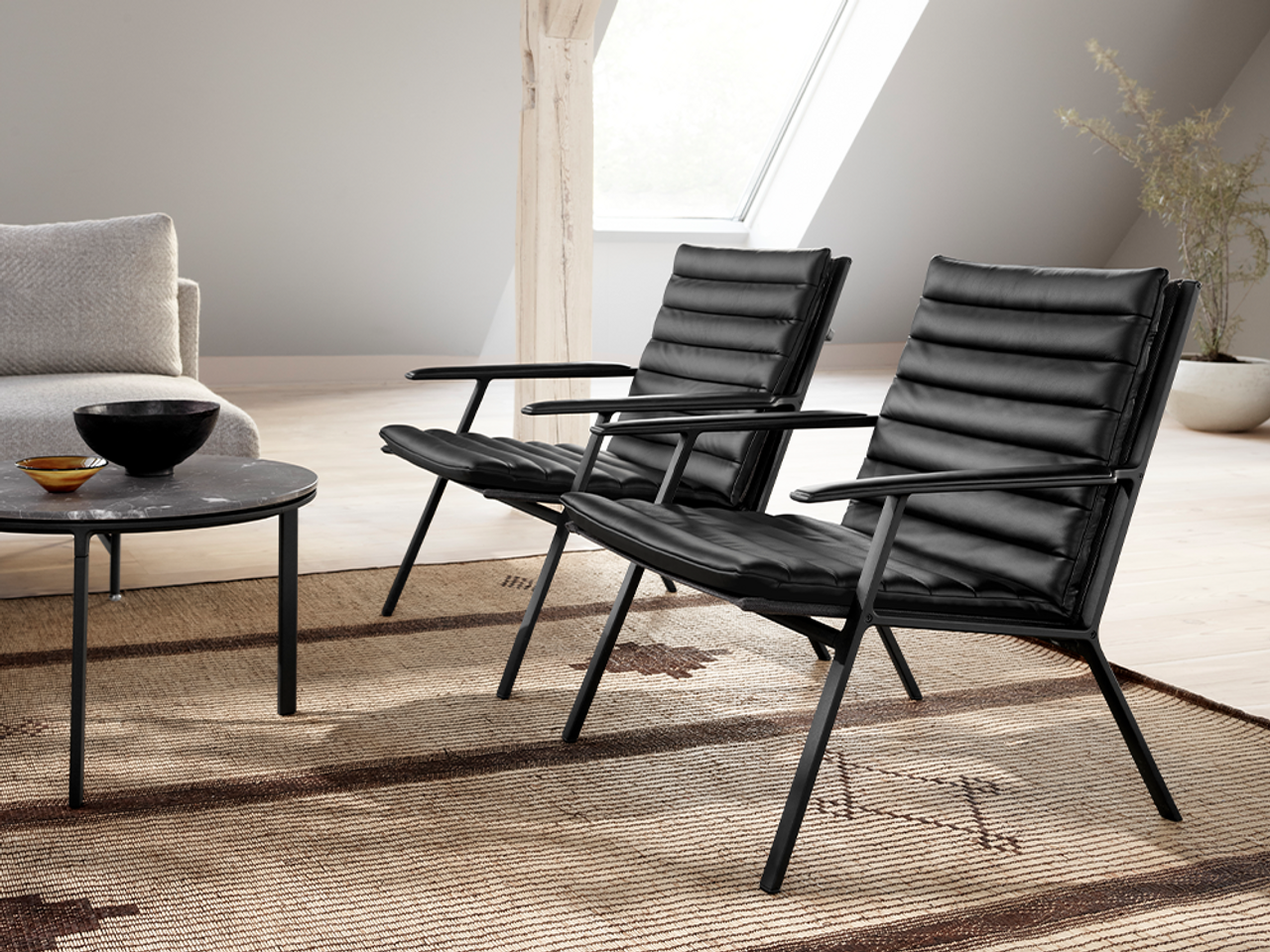 VIPP456 Lounge Chair