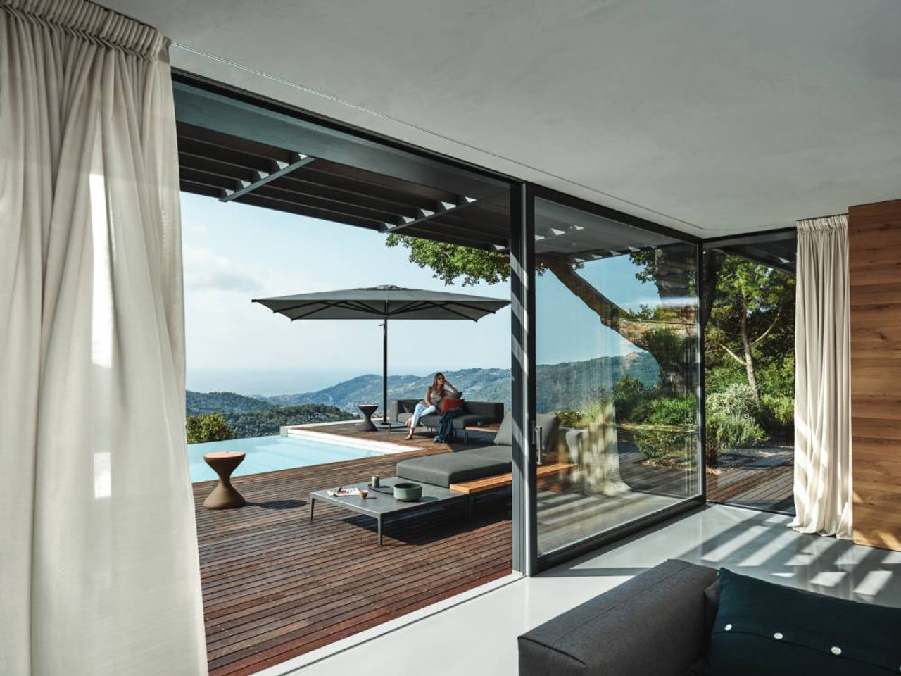 Halo Outdoor Push-Up Parasol