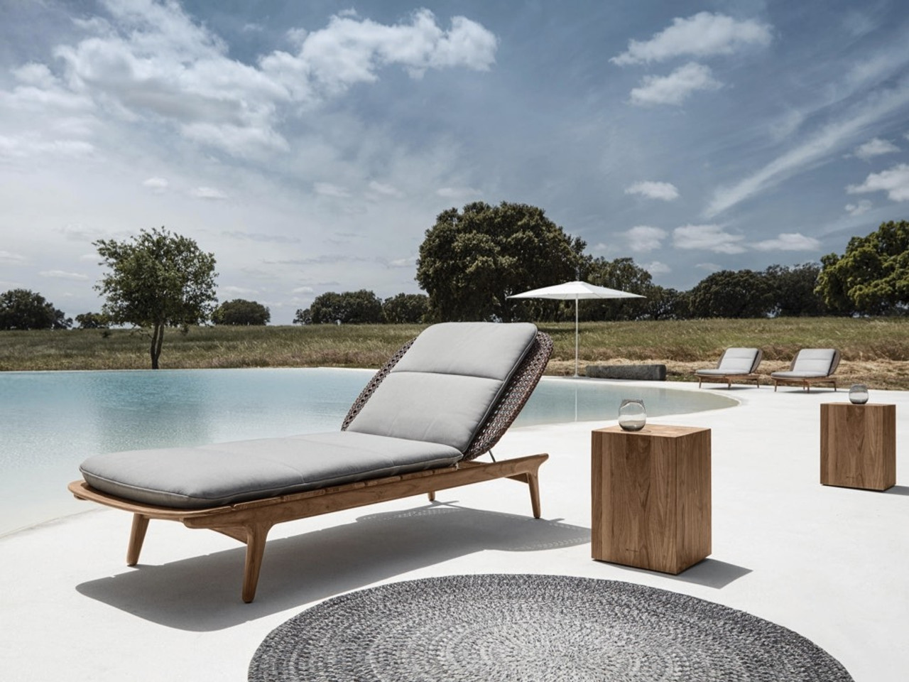 Gloster Kay Outdoor Lounger Sun Bed