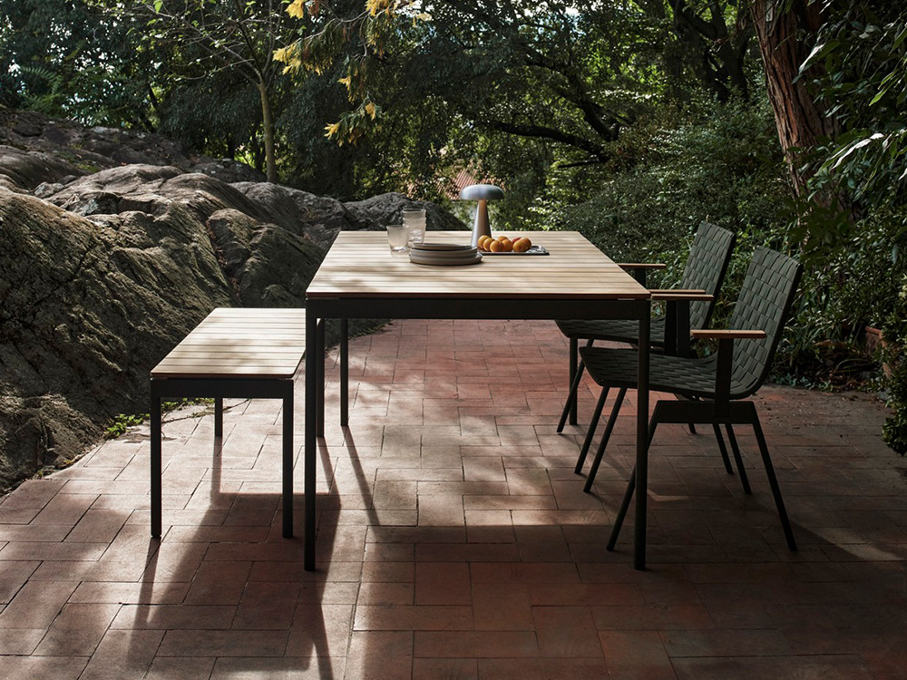 Ville AV34 Outdoor Armchair
