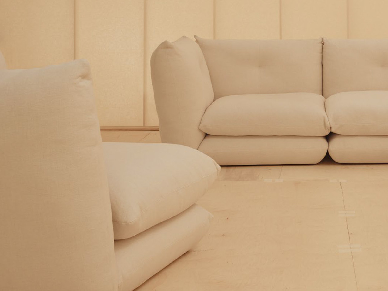 Perron Pillo Sofa