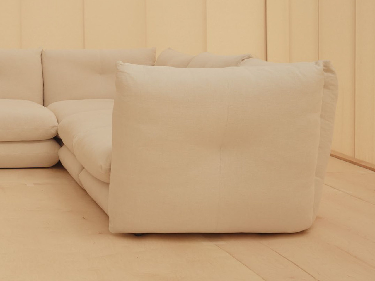Perron Pillo Sofa